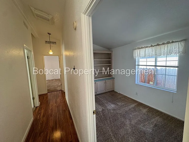 1129 Gambrel Dr — Photo 10