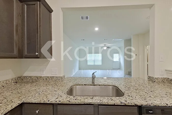 10631 Hillside Creek Dr — Photo 9