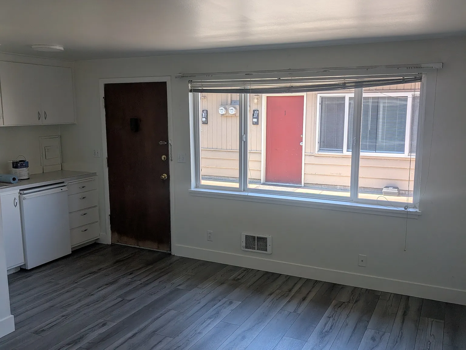 Studio, 290 sqft, $1,100 — Photo 4