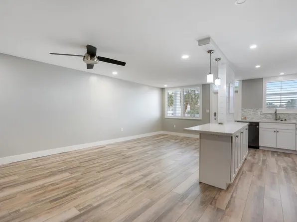 108 S Paradise Harbour Boulevard #203, North Palm Beach, FL 33408