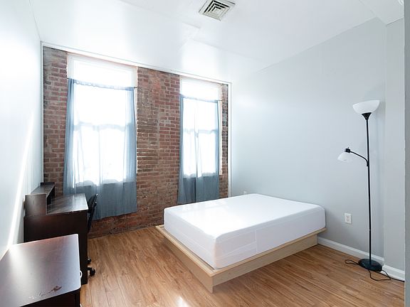 2nd image of 29 Court St