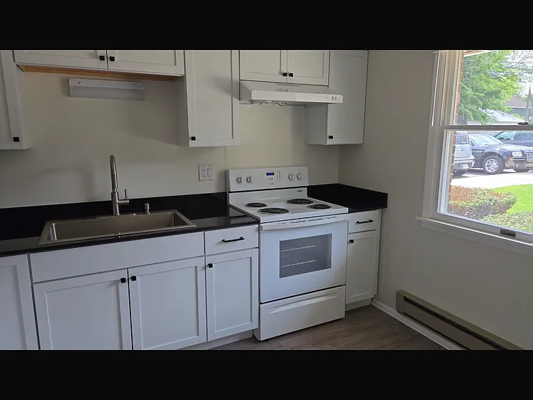 305 E Main St #3 — Photo 2