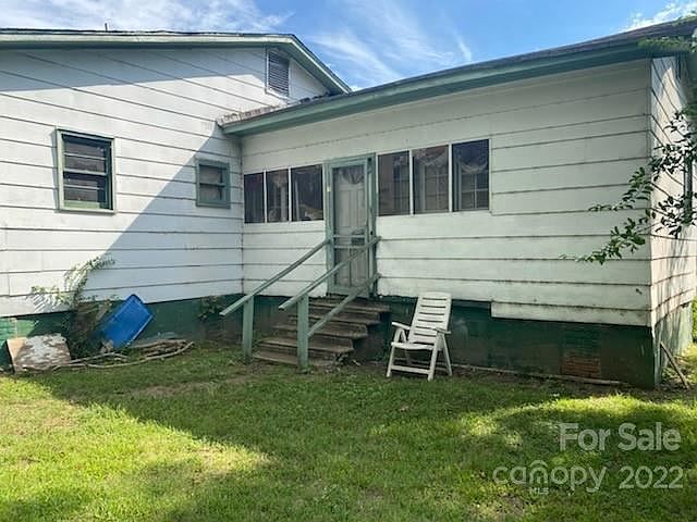 2nd image of 319 1/2 Boundary St
