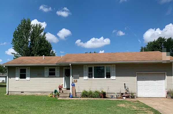 1st image of 2405 Lincoln Dr