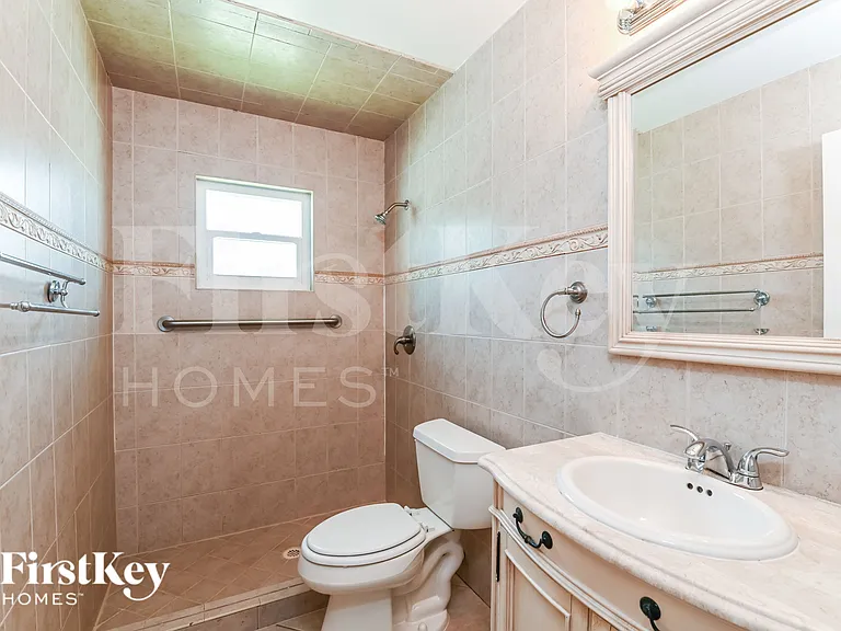 528 SE 17th Ave — Photo 14