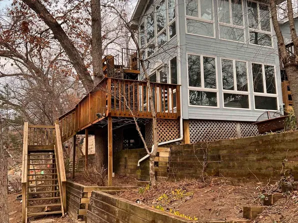 1026 Island Ln, Galesburg, IL 61401