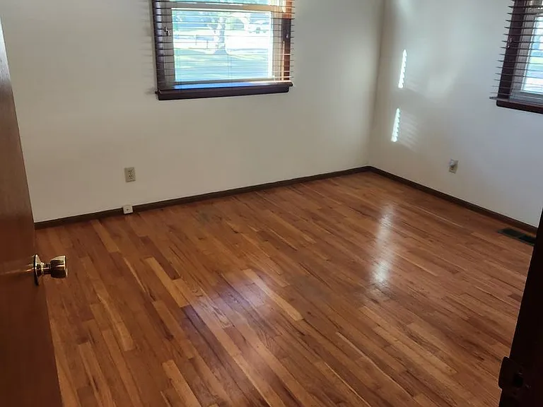 5020 SW 31st St — Photo 5