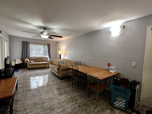 4th image of 3800 SW 20th Ave APT 312