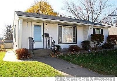 1st image of 1674 Iowa Ave E