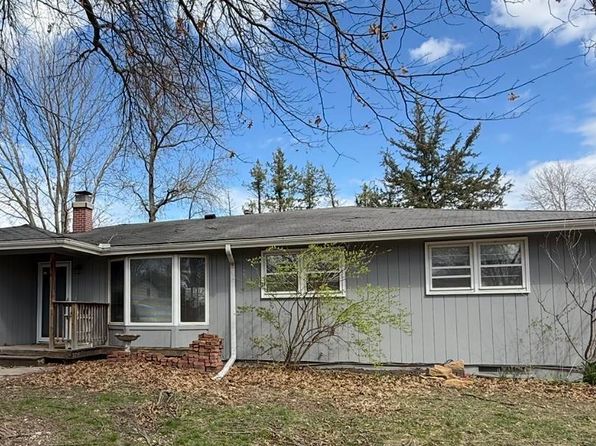 1734 W 20th St, Lawrence, KS 66046