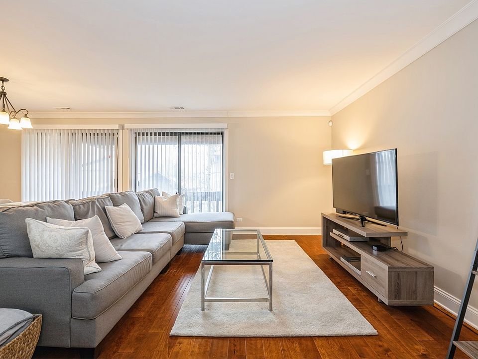 3101 Toulon Dr Northbrook IL Zillow