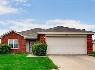 801 Canyon Cove Dr, Burleson, TX 76028