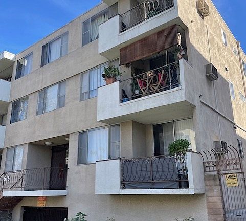 2nd image of 516 S Alexandria Ave APT 303