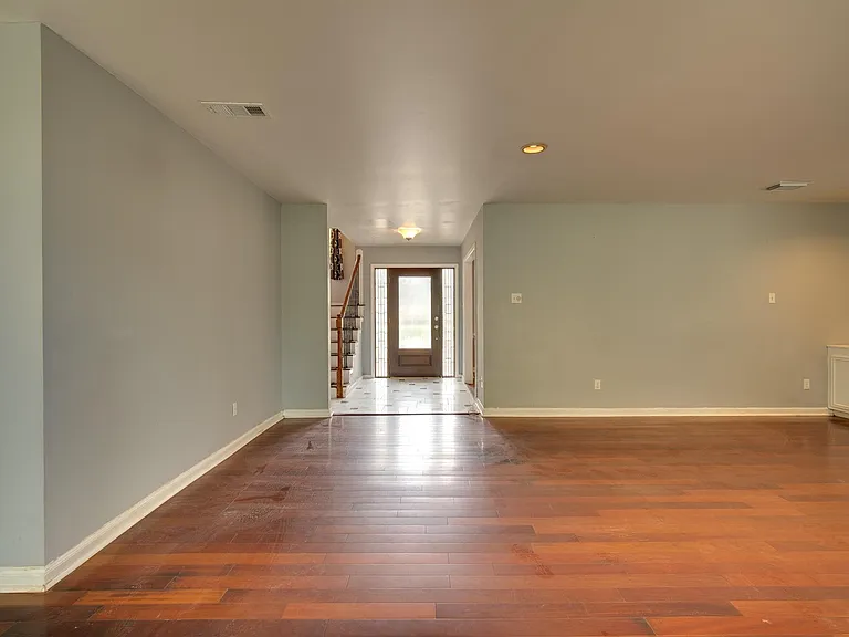 3927 Pleasant Valley Dr — Photo 26