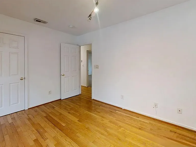7411 Gate Key Ct — Photo 18