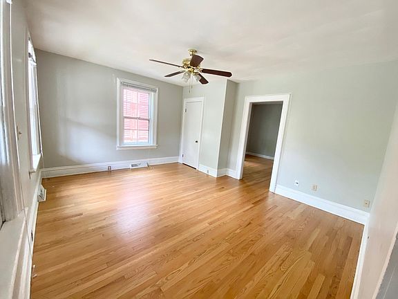 Bright and sunny living room
