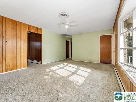 3rd image of 1327 W Wyoming St