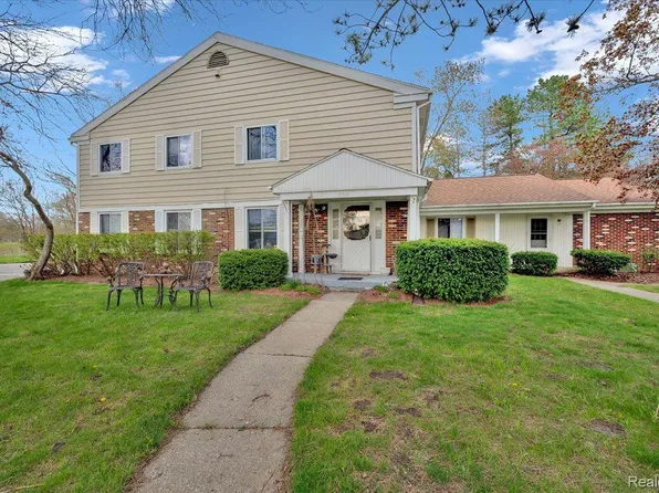 8310 Coventry Blvd, Mount Morris, MI 48458