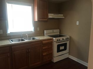 1615 E Taylor St, Bloomington, IL