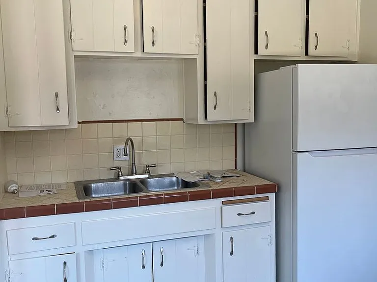 4178 Swift Ave #B — Photo 6