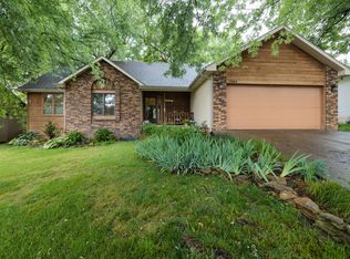 2064 W Arlington St, Springfield, MO 65810