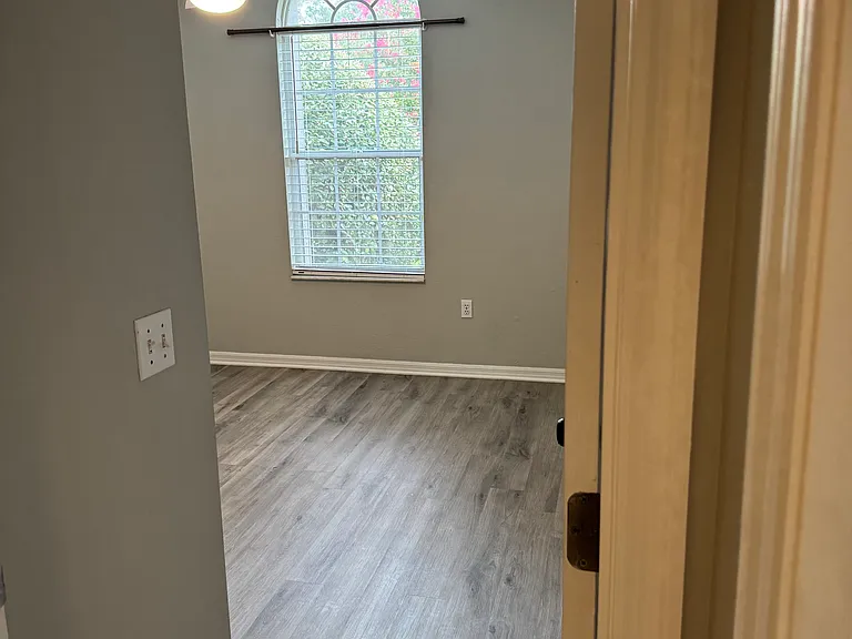 6013 NW 41st Ln — Photo 10