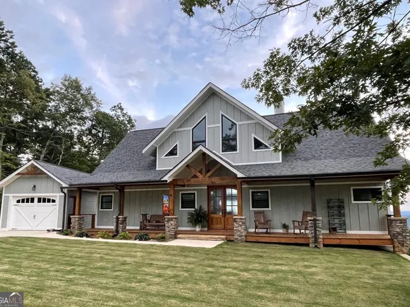 945 Hickory Nut Mountain Rd, Clarkesville, GA 30523
