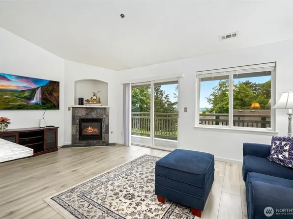 901 E Marine View Drive #206, Everett, WA 98201