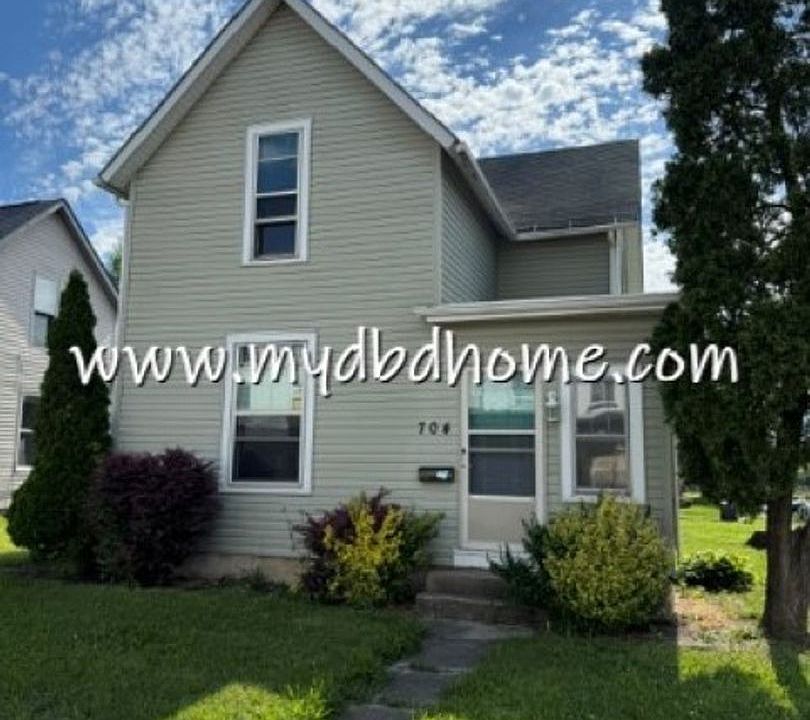 1st image of 704 Davis St
