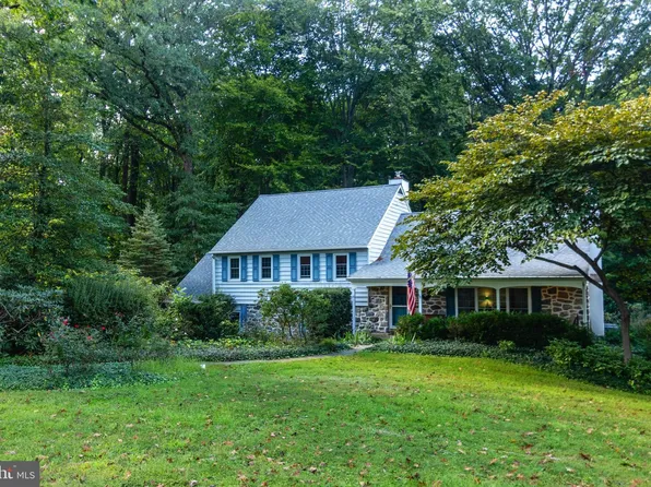 4 N Longpoint Ln, Rose Valley, PA 19063