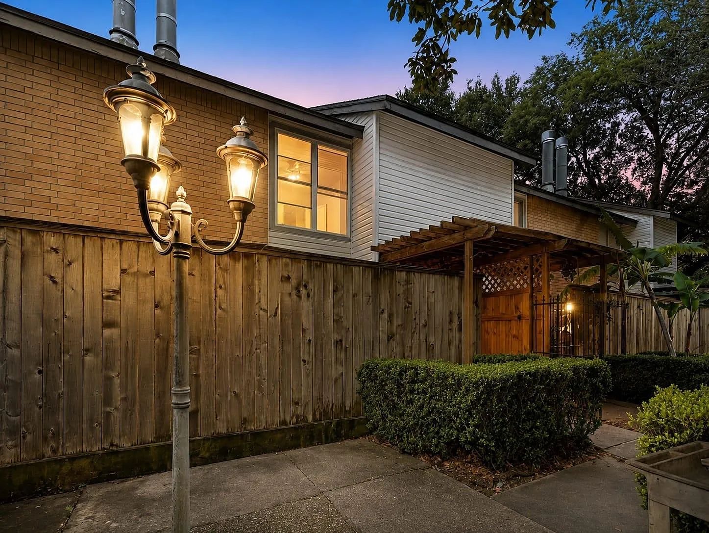 3 bed, 2.5 bath, 1416 sqft, $1,650 — Photo 1