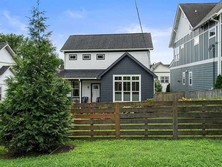 2038 Straightway Ave — Photo 31