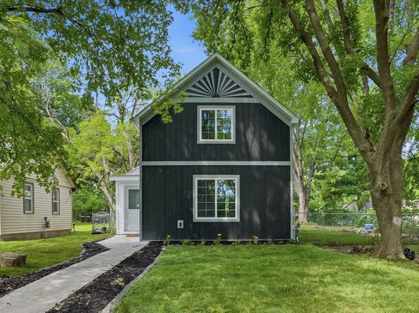 829 1st St, Saint Paul Park, MN 55071