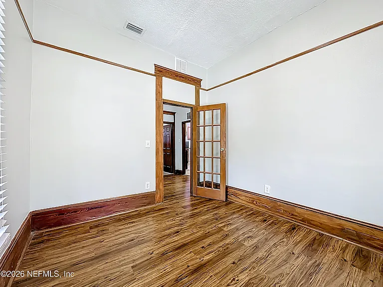 138 E Duval St — Photo 15