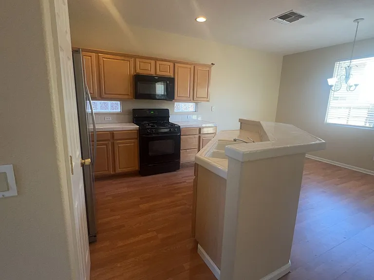 3548 Santa Maria Ave — Photo 7