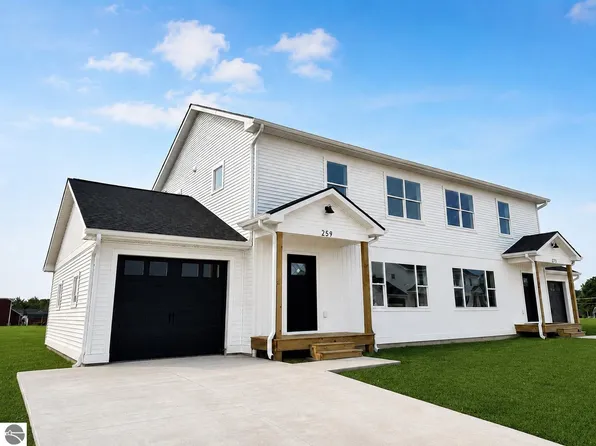 266 Viola Ln #4, Traverse City, MI 49685