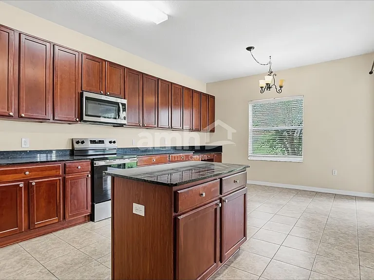 3247 Chessington Dr — Photo 3