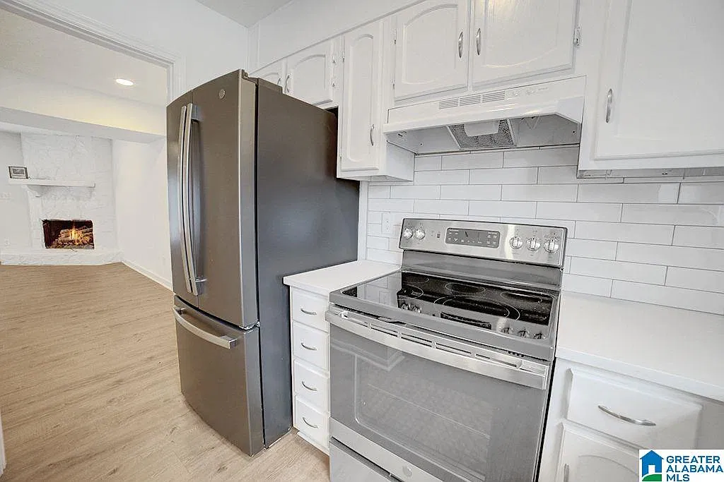 2 bed, 1.5 bath, 1386 sqft, $1,600 — Photo 4
