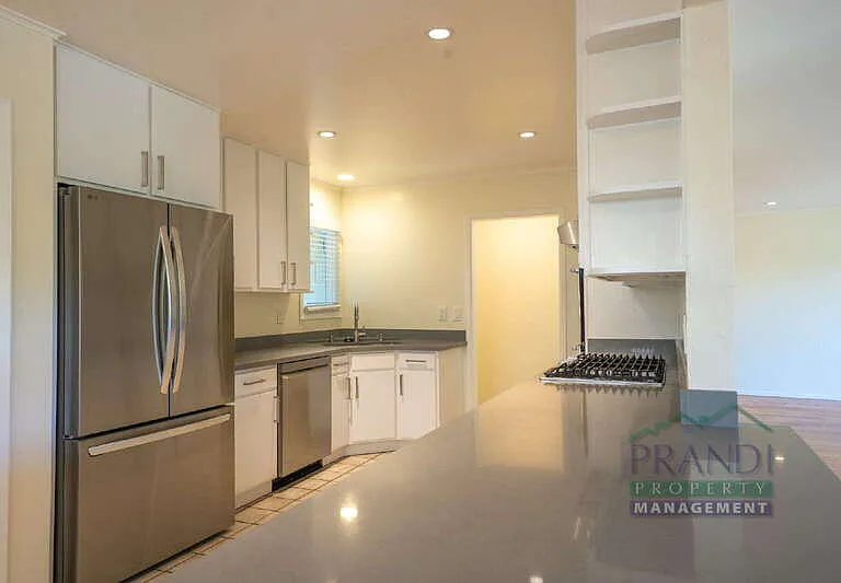 219 Mark Twain Ave — Photo 4