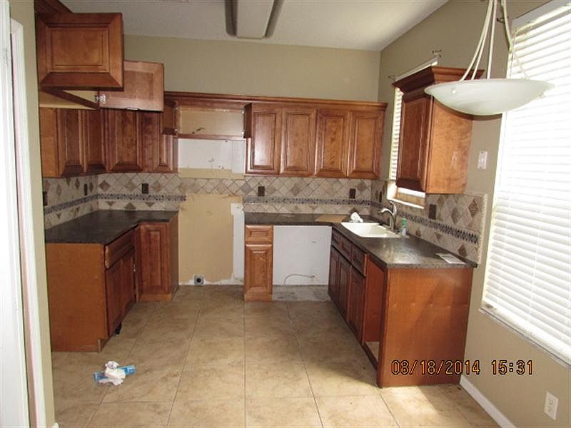 2nd image of 34914 Teeview Ln