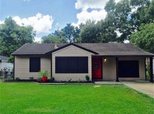 912 Nottingham Dr, Angleton, TX 77515