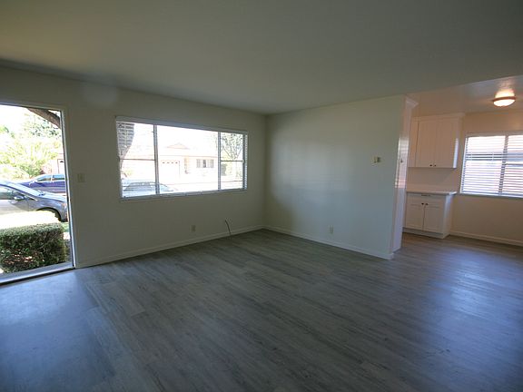 2nd image of 1560 Quebec Ct #2