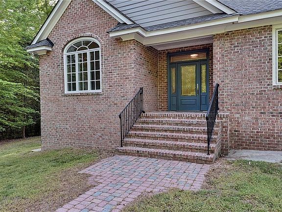 3rd image of 105 Woodmont Pl