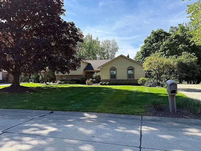 1st image of 36157 Parklane Cir