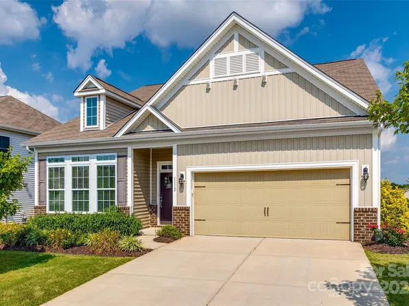 1112 Jack Pine Rd, Clover, SC 29710