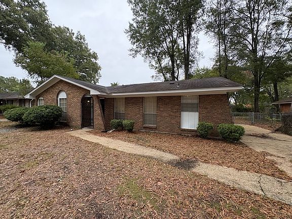 2nd image of 740 Ledyard Pl