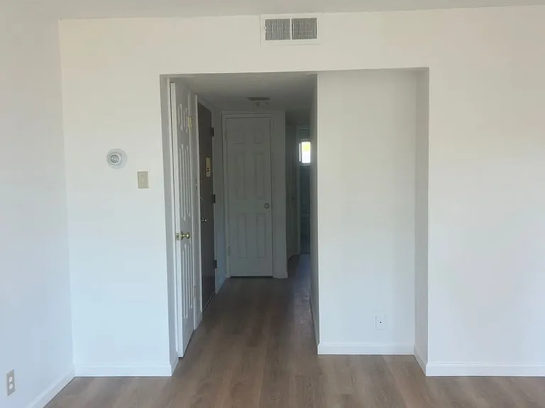 2201-2221 Princeton Dr — Photo 4