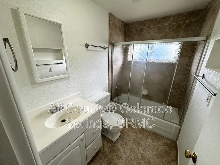 624 1/2 Yuma St — Photo 6