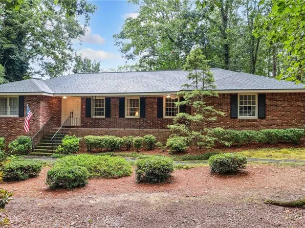 800 Skyline Dr, Covington, GA 30014