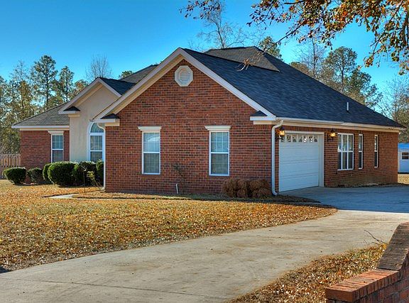 3rd image of 1241 Oakridge Plantation Drive